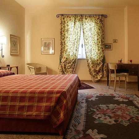 Agriturismo Le Colombaie 부세토 외부 사진