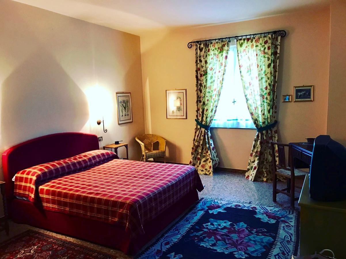 Agriturismo Le Colombaie 부세토 외부 사진